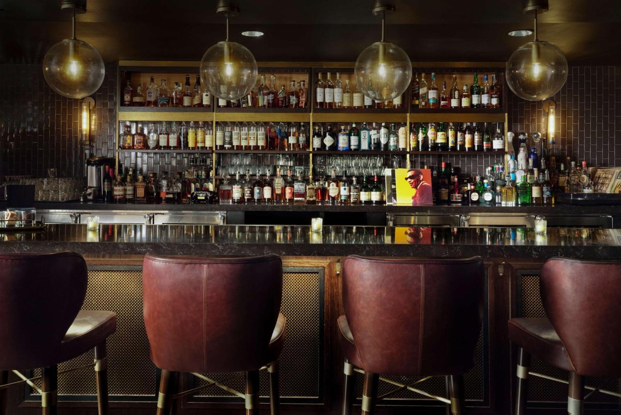 Hotel Phillips Kansas City, Curio Collection By Hilton Экстерьер фото
