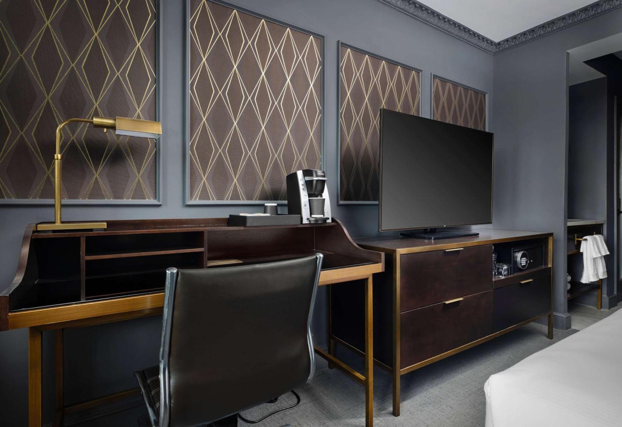 Hotel Phillips Kansas City, Curio Collection By Hilton Экстерьер фото