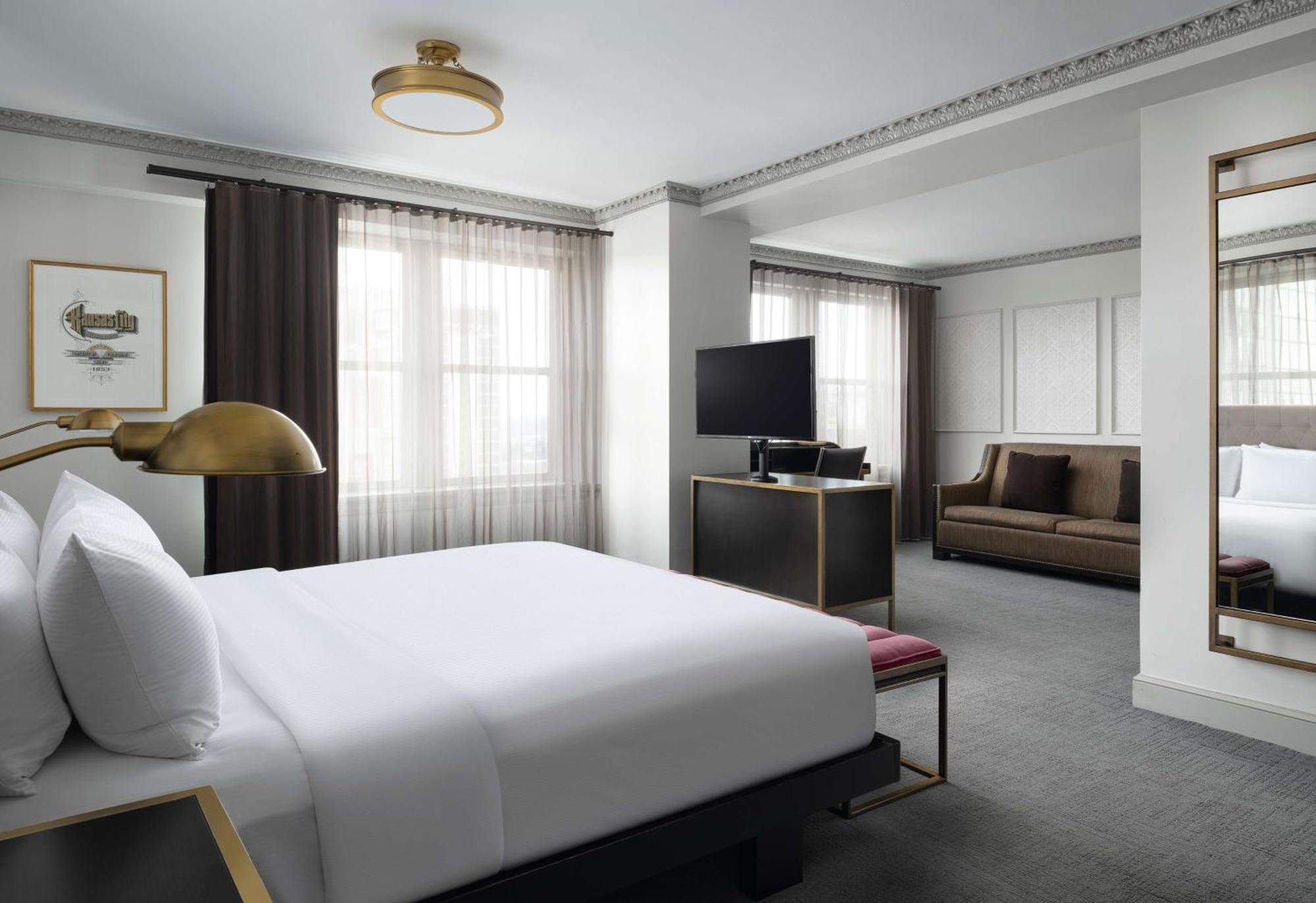 Hotel Phillips Kansas City, Curio Collection By Hilton Экстерьер фото